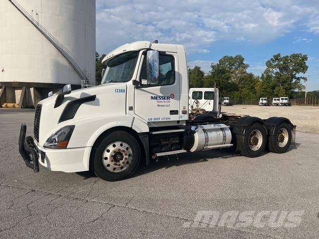 Volvo VNL64T Trekkvogner
