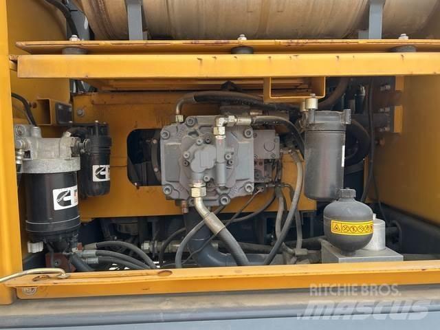 XCMG XE210U Beltegraver