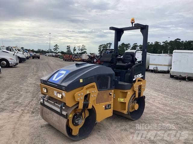 XCMG XMR303S Tandem Valser