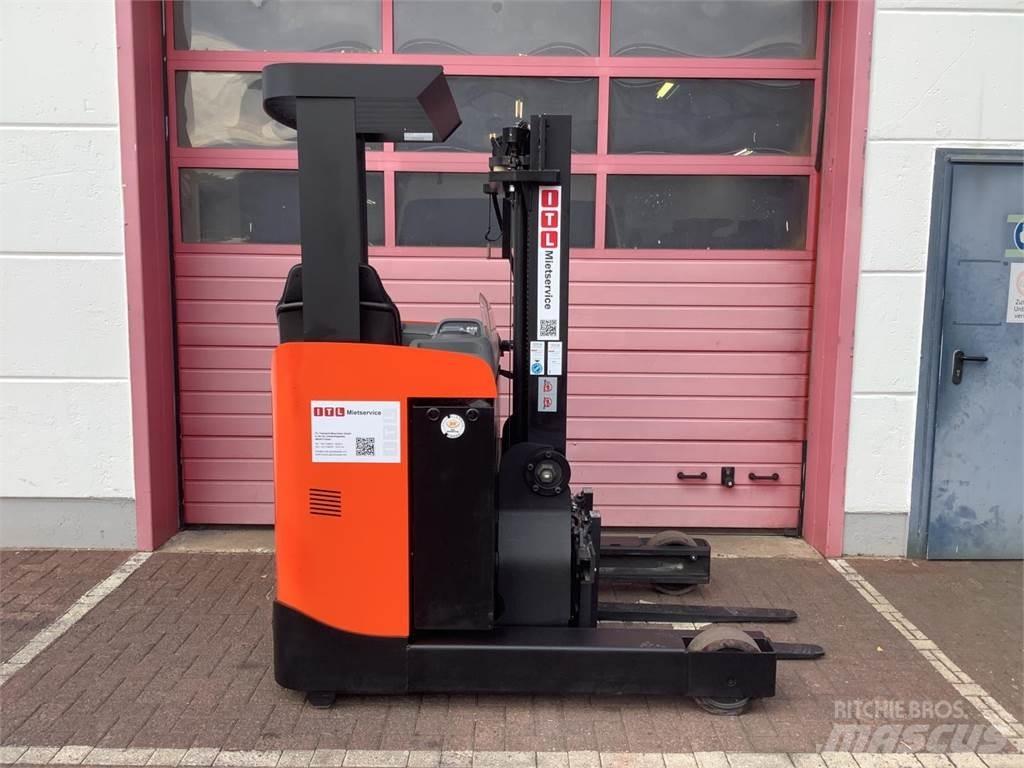 Toyota RRE120B Skyvemasttruck
