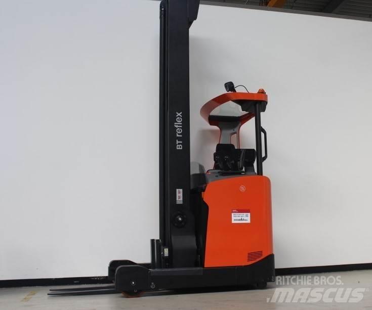 Toyota RRE160H Skyvemasttruck
