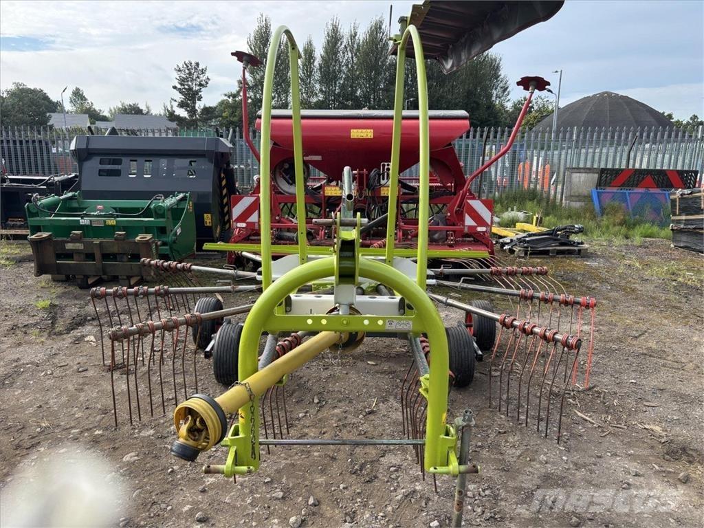 CLAAS LINER 450 Raker og høyvendere