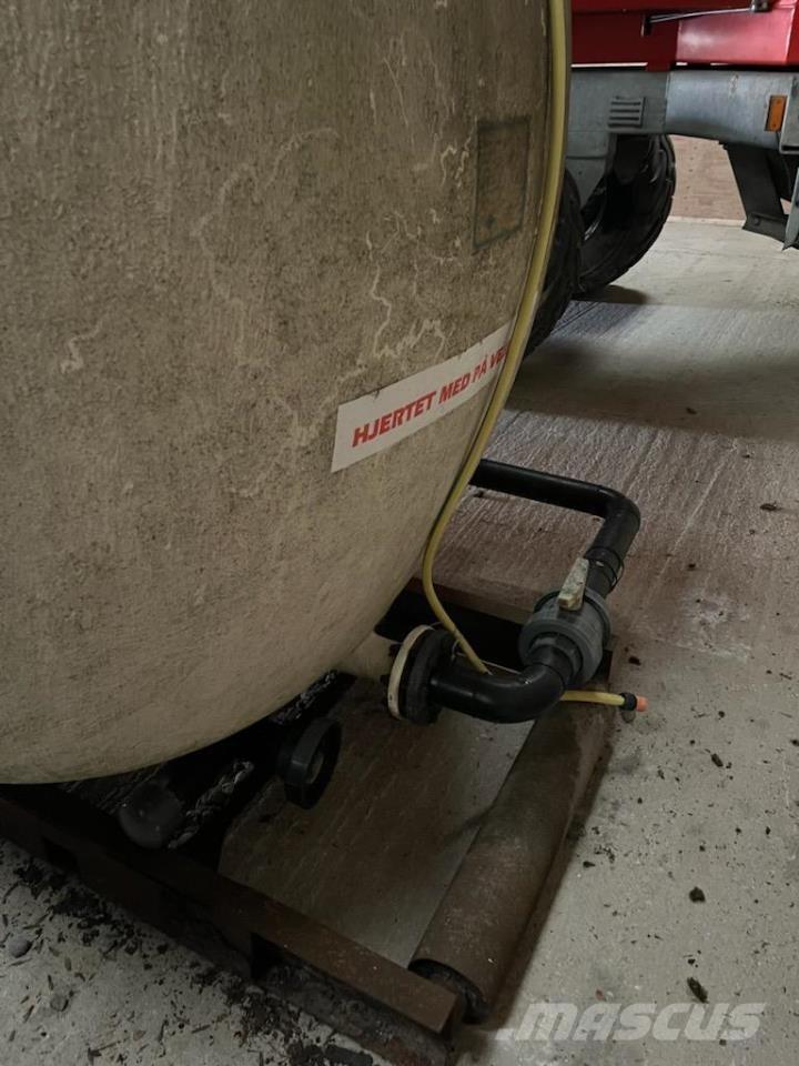  15.000 L vandtank Avlastningsbord, vifter og heiser