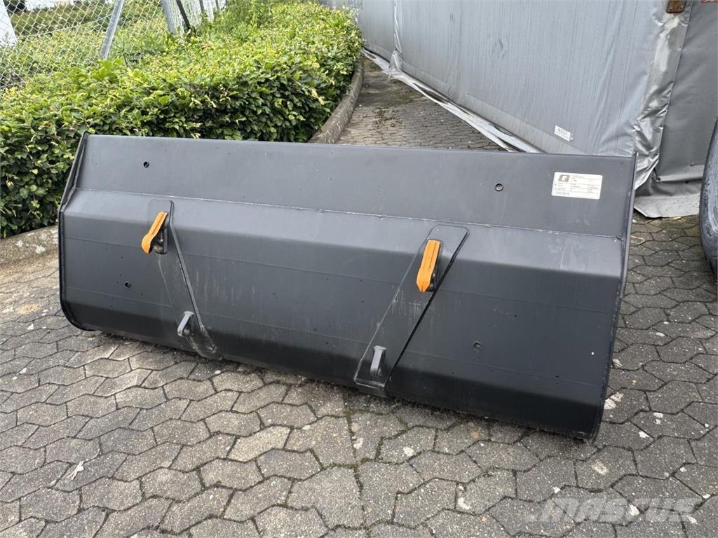 Ålö VL 225 SKOVL Frontlastere og graveredskap