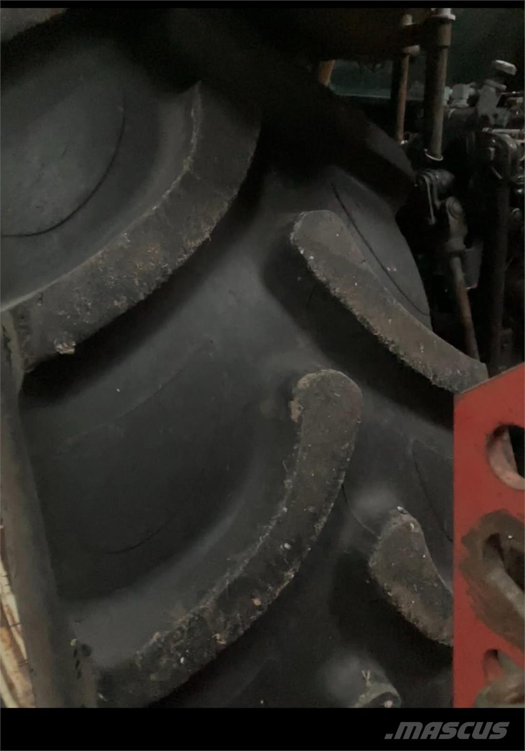 BKT 520/70R38 Dekk, hjul og felger