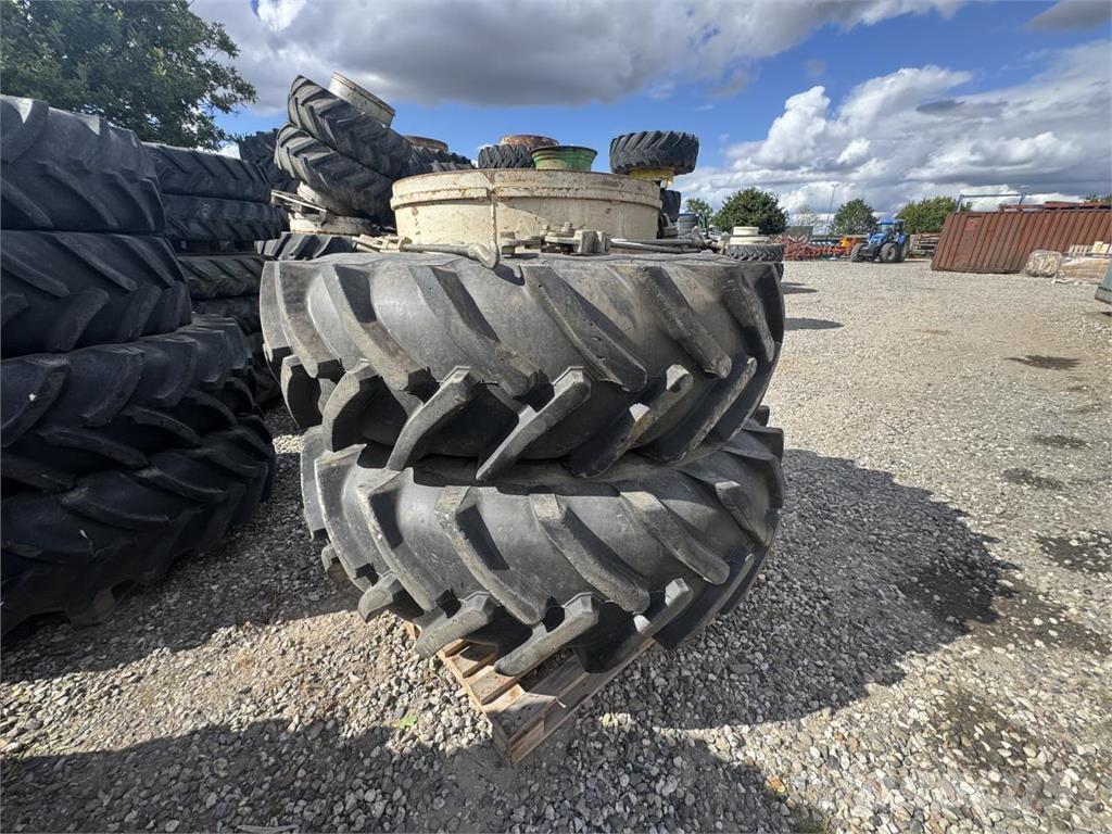 Datho 20.8R38 Dekk, hjul og felger