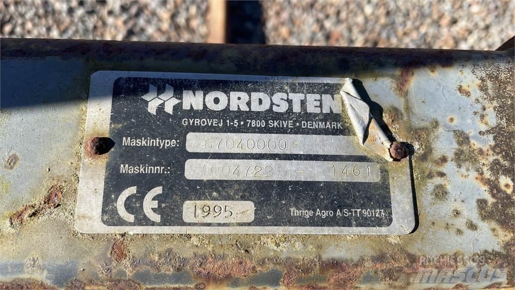  HALMSPYD Frontlastere og graveredskap