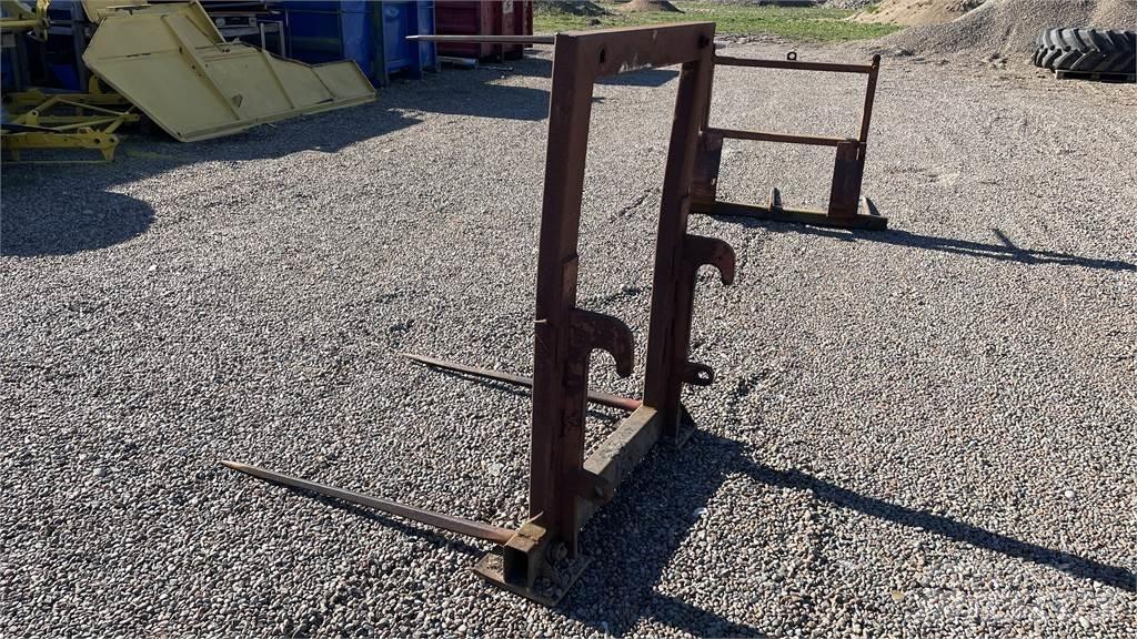  HALMSPYD Frontlastere og graveredskap
