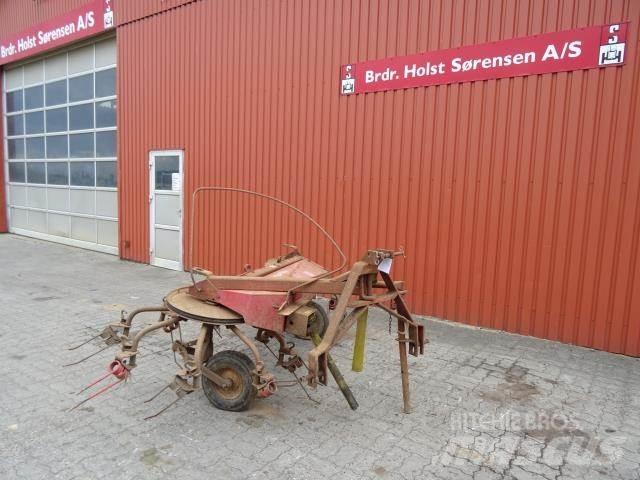 JF CR 320 Raker og høyvendere