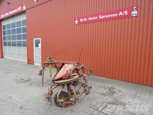 JF CR 320 Raker og høyvendere