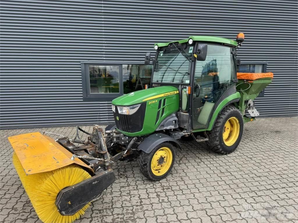 John Deere 2036R Kompakttraktorer