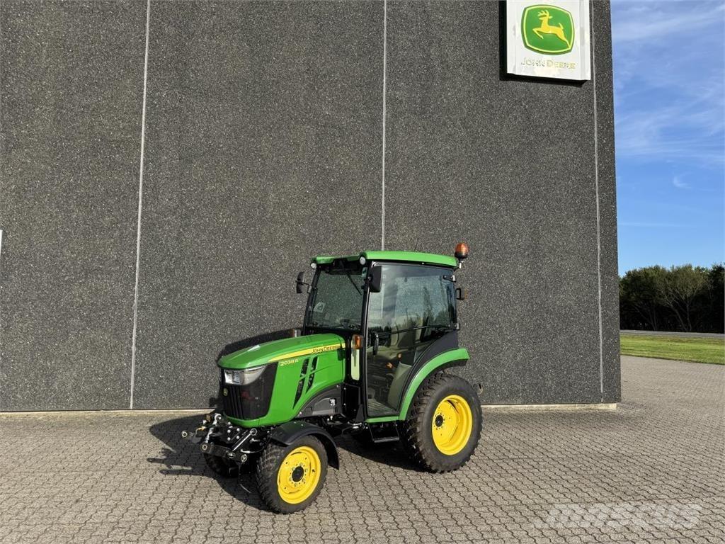 John Deere 2038R Kompakttraktorer