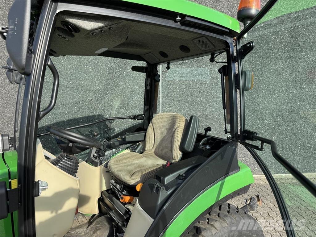 John Deere 2038R Kompakttraktorer