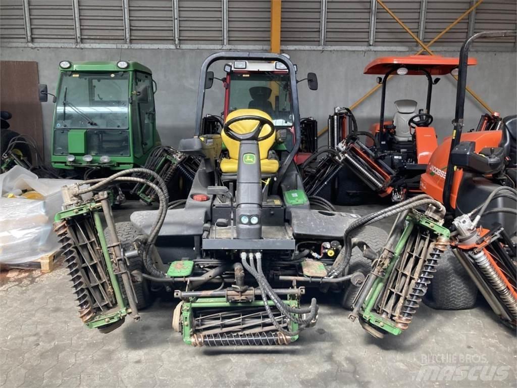 John Deere 3235C Fairway klippere