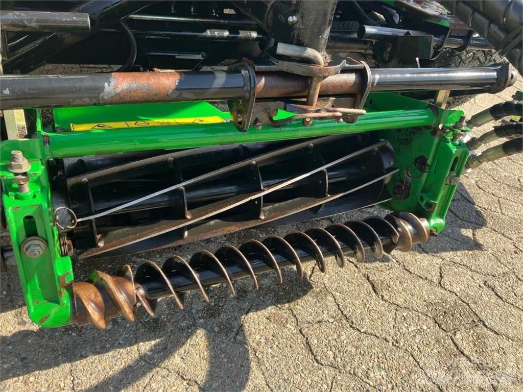 John Deere 3235C Fairway klippere