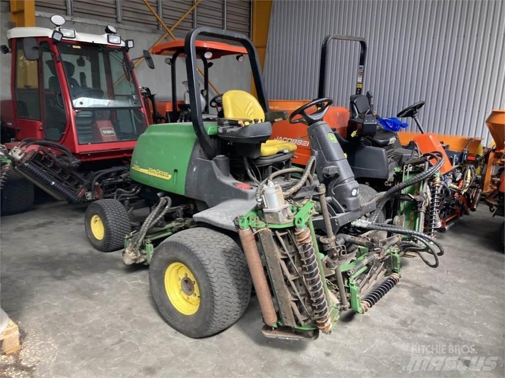 John Deere 3235C Fairway klippere