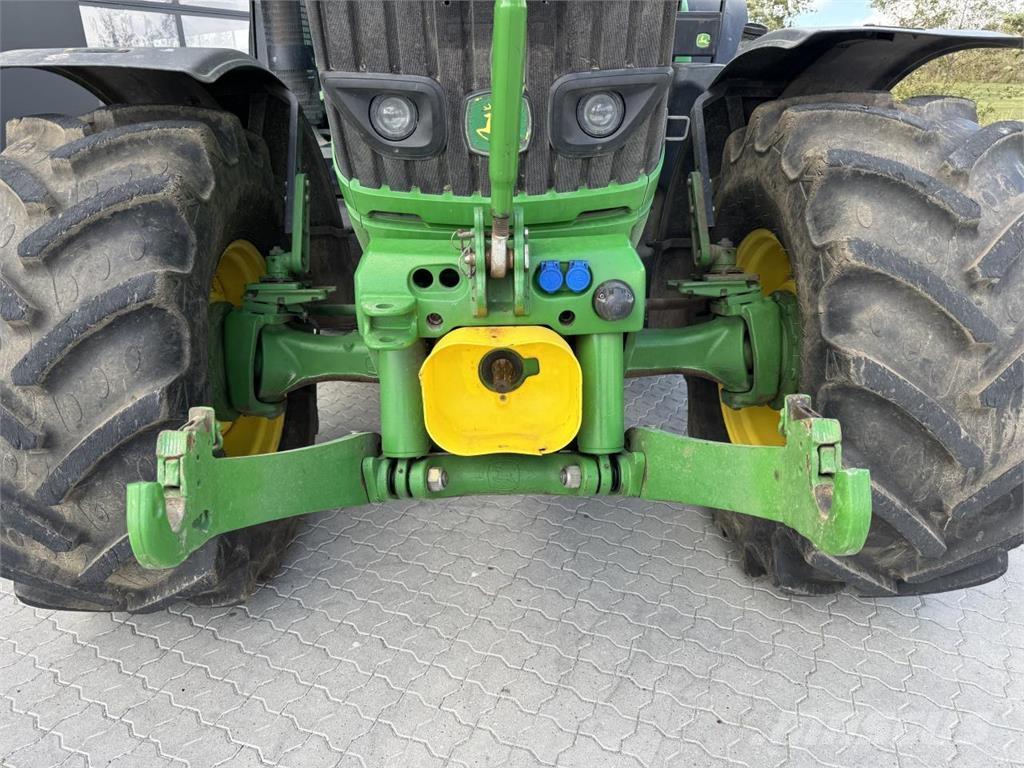John Deere 6210R Traktorer