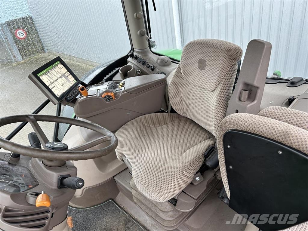 John Deere 6215R Traktorer