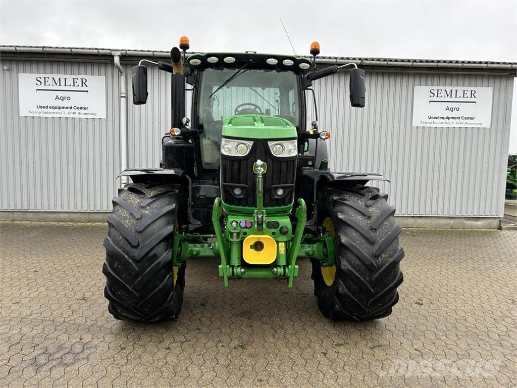 John Deere 6215R Traktorer