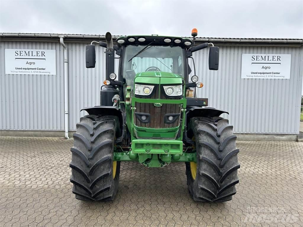 John Deere 6215R Traktorer