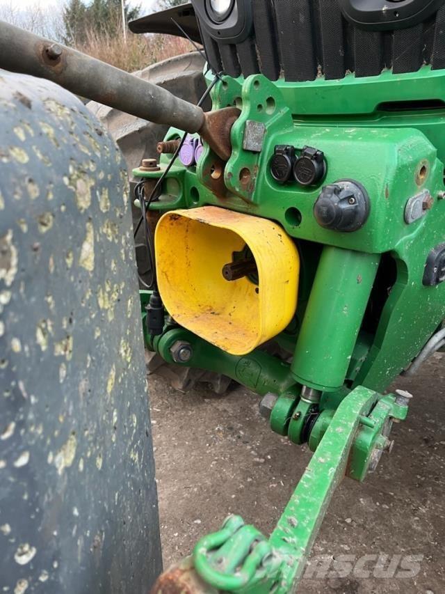 John Deere 6215R Traktorer