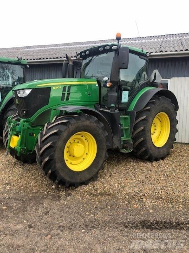 John Deere 6250R Traktorer