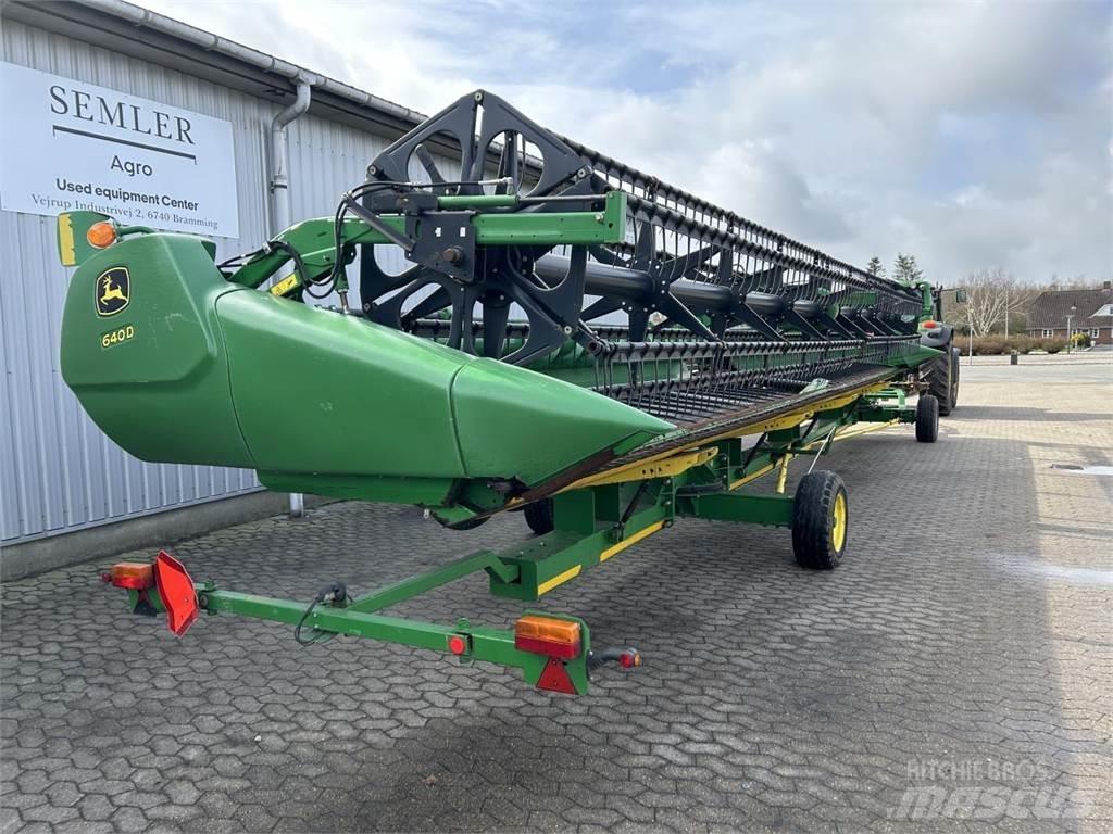 John Deere 640D Skjærebord til skurtresker