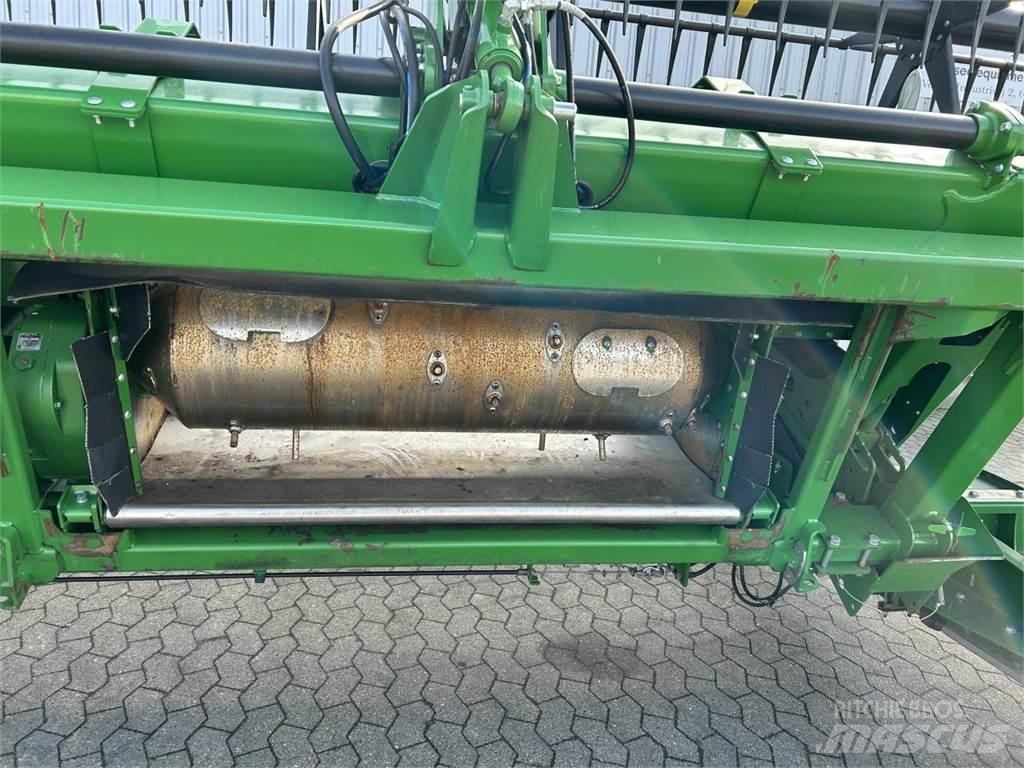 John Deere 740D Skjærebord til skurtresker