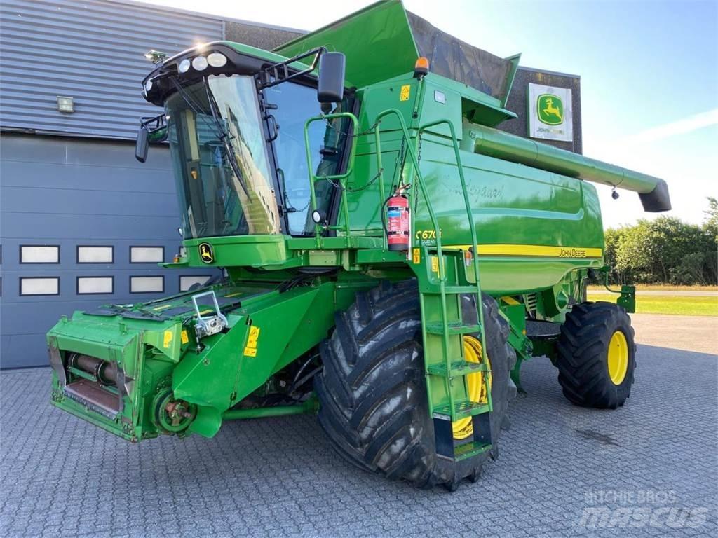 John Deere C670 Skurtreskere