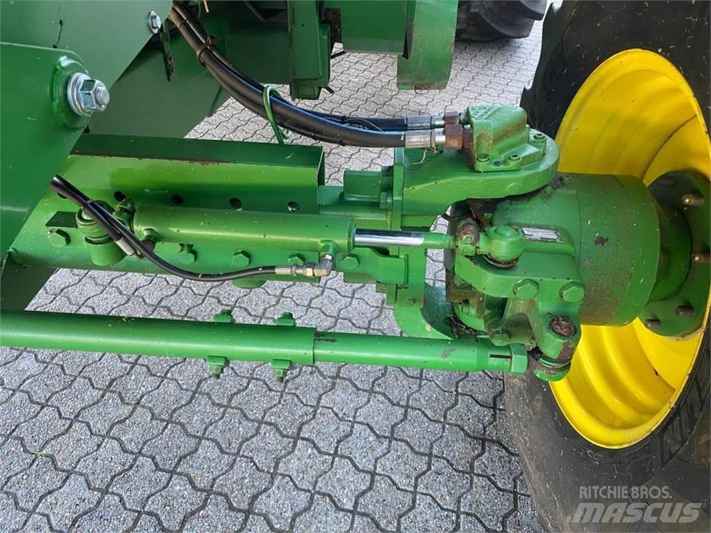 John Deere C670 Skurtreskere