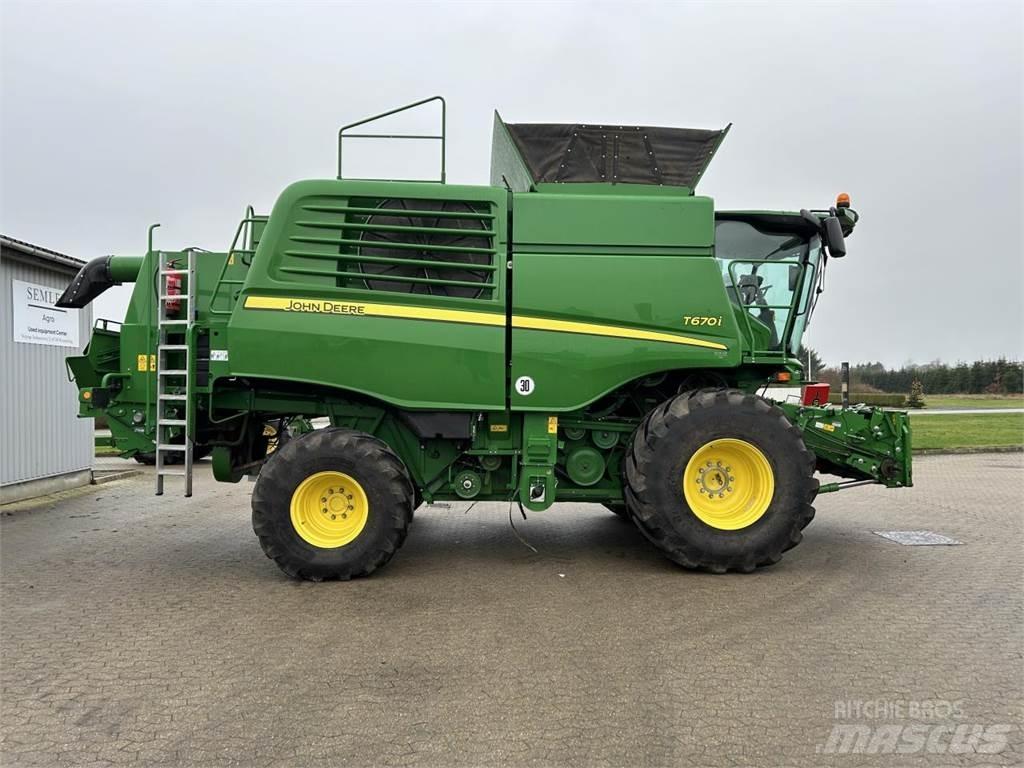 John Deere T670 Skurtreskere