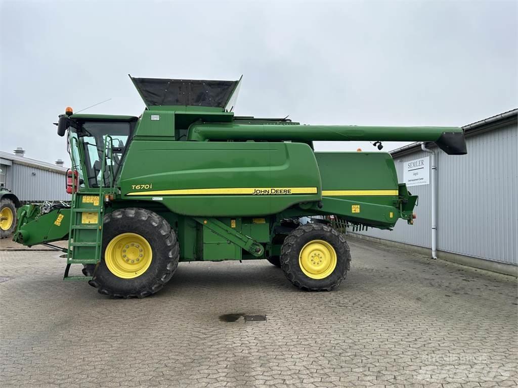 John Deere T670 Skurtreskere