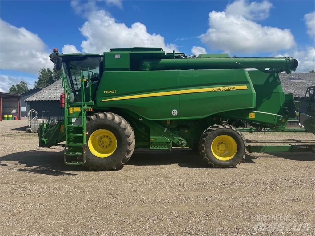 John Deere T670I Skurtreskere