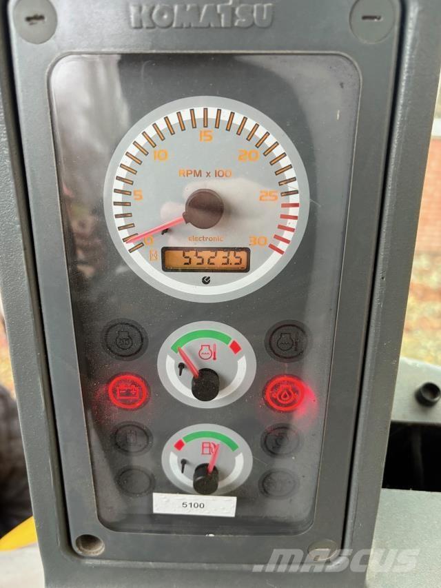 Komatsu WB97 Traktorgravere