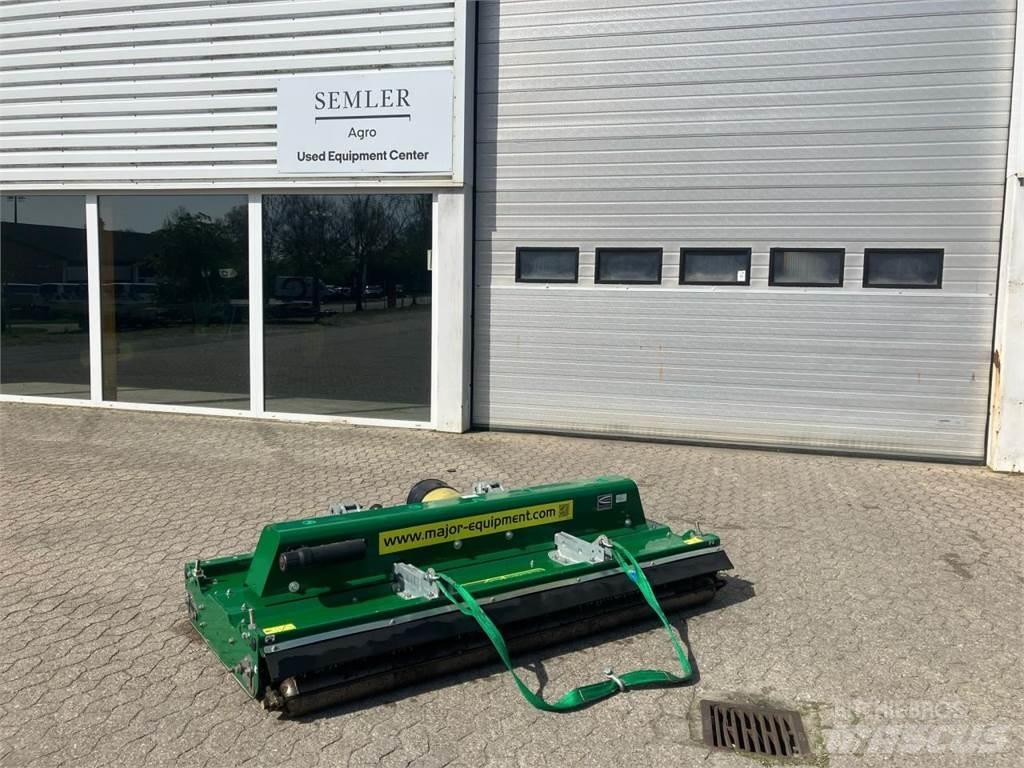 Major MJ71 240 Slåmaskiner