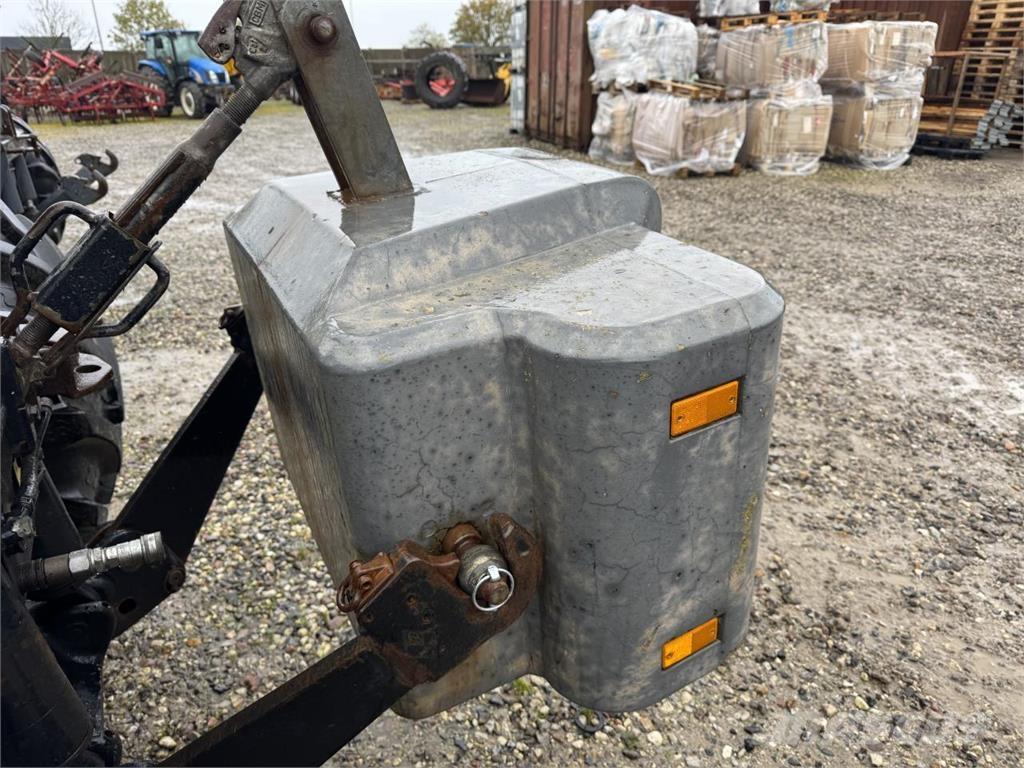  Suer 700 KG Front lodd