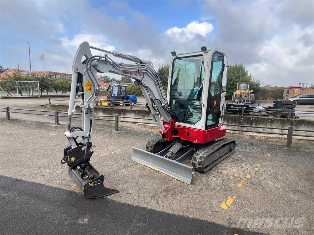 Takeuchi TB325R Minigravere <7t