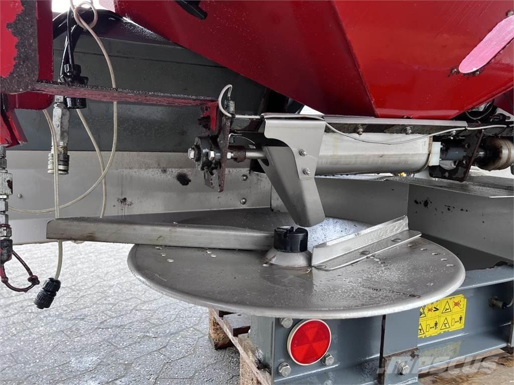 Unia MXL3000 Gjødselsprøyter