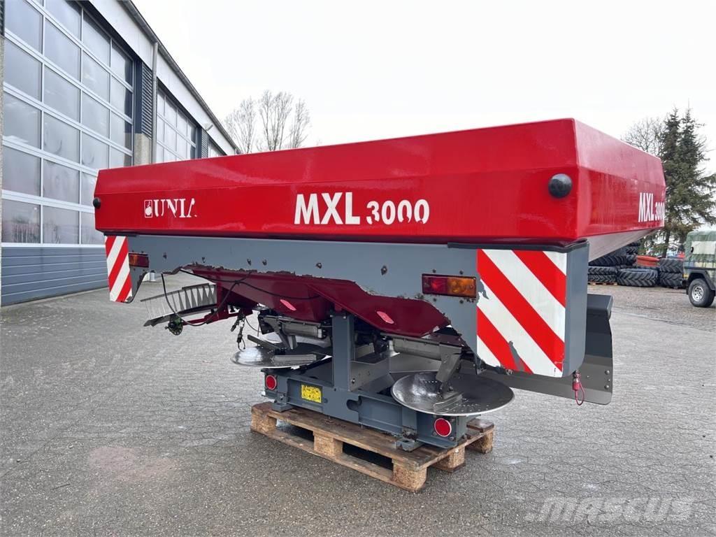 Unia MXL3000 Gjødselsprøyter