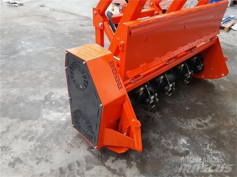  - - -  Boxer Agri Krattknusere