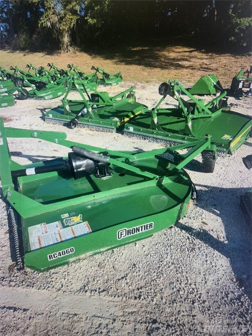 Frontier RC4060 Rundballerivere, -kuttere og -utpakkere