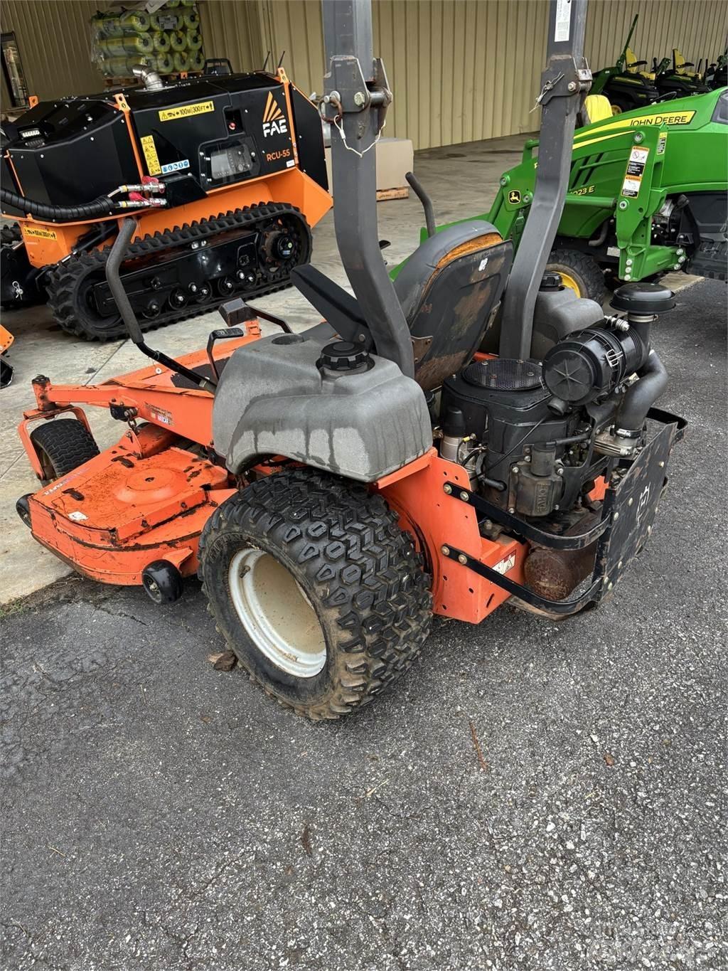 Husqvarna Z6127 Spakstyrte gressklippere