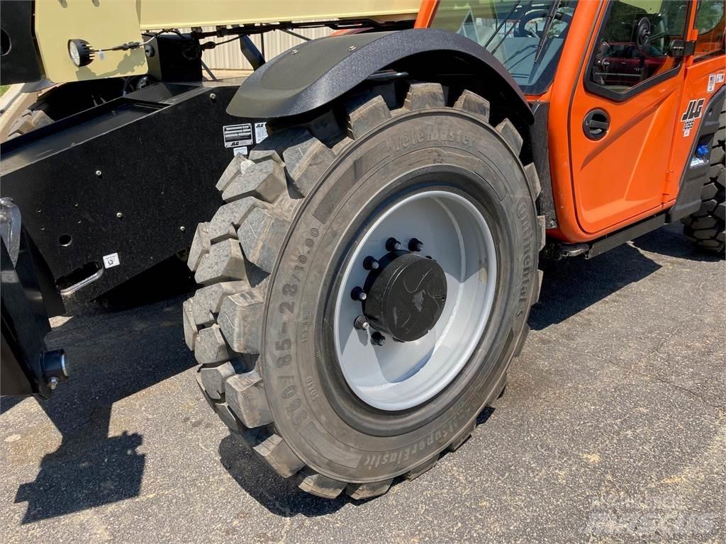 JLG 1055 Teleskoplastere