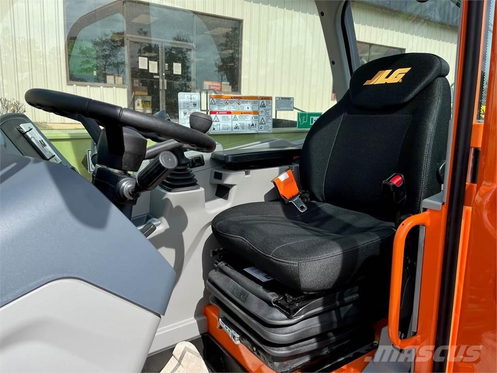 JLG 823 Teleskoplastere