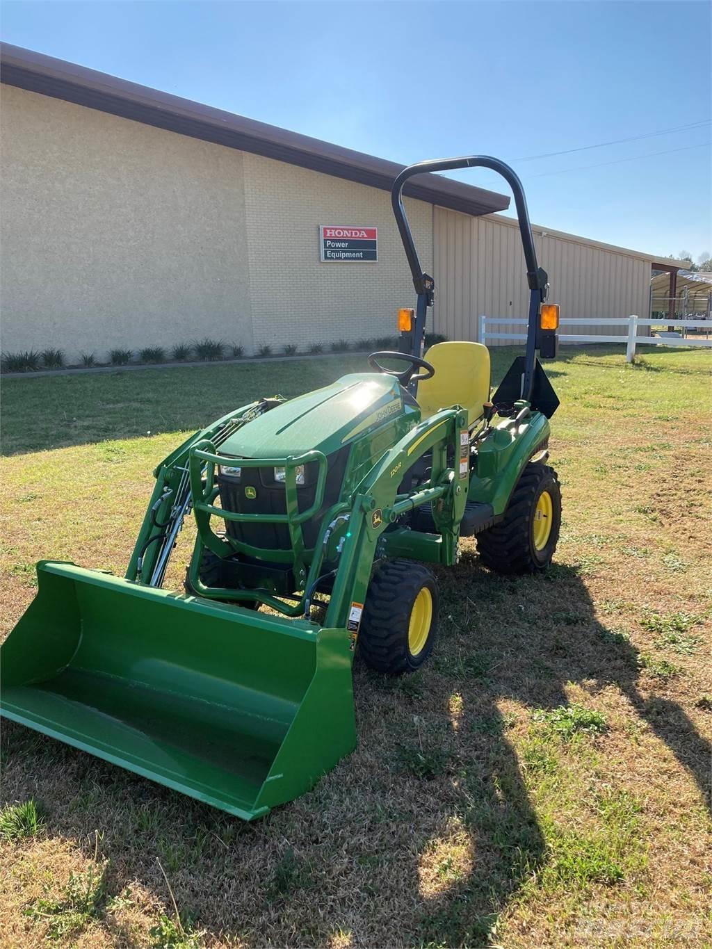 John Deere 1023E Kompakttraktorer