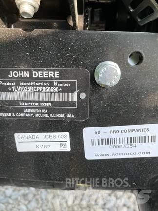 John Deere 1025R Kompakttraktorer