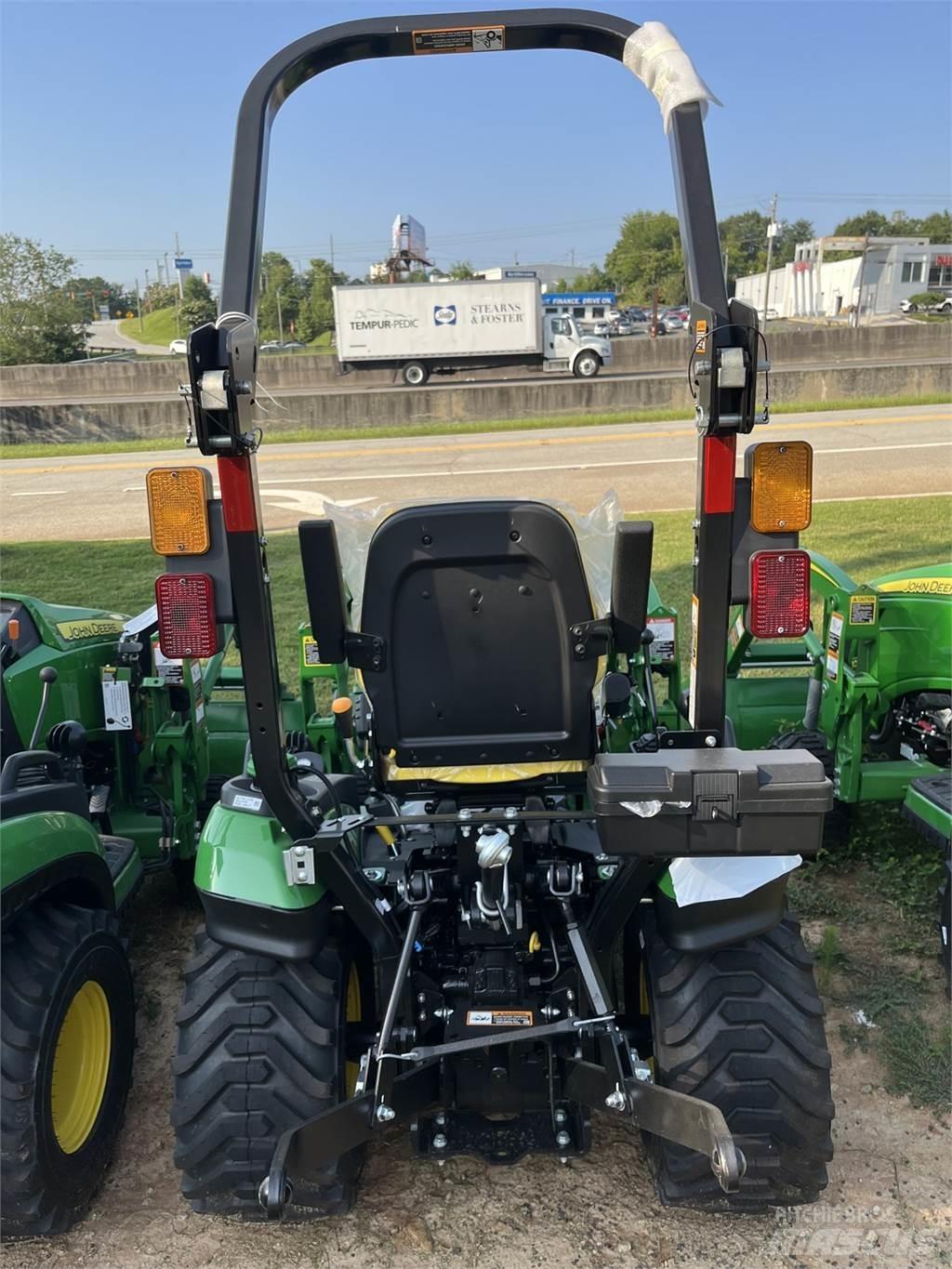 John Deere 1025R Kompakttraktorer