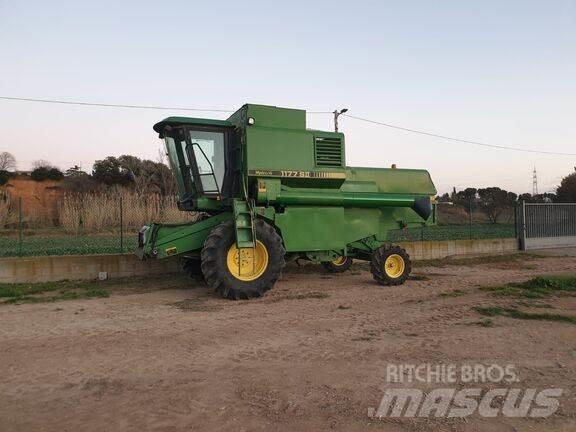 John Deere 1177 Skurtreskere