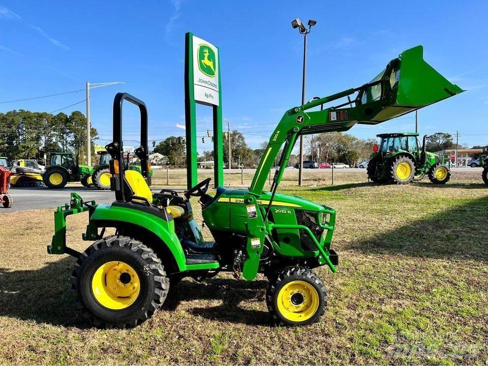John Deere 2032R Kompakttraktorer