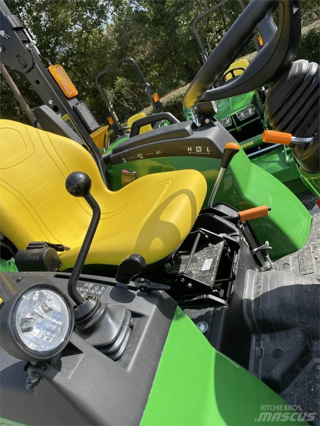 John Deere 2038R Kompakttraktorer